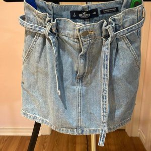 Hollister Denim Distressed Jean Skirt with Belt and Front Pockets - Size 26